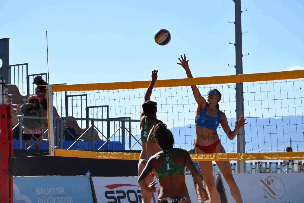 Plaj Voleybolunun Kalbi Ören’de Attı