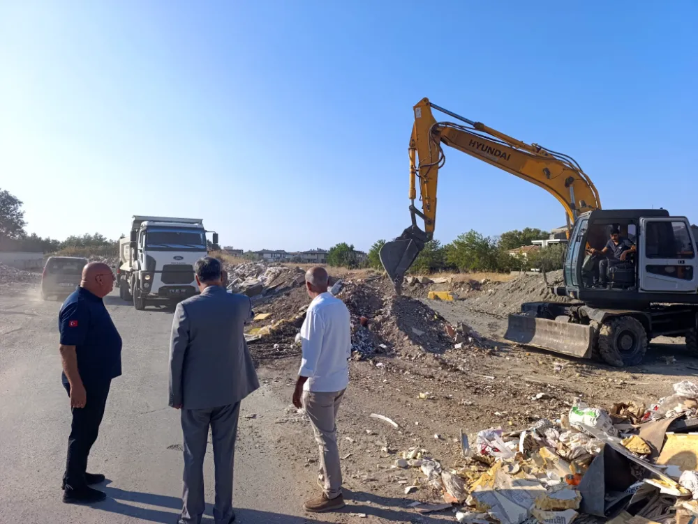 Şahindere’de moloz yığınları kaldırılıyor